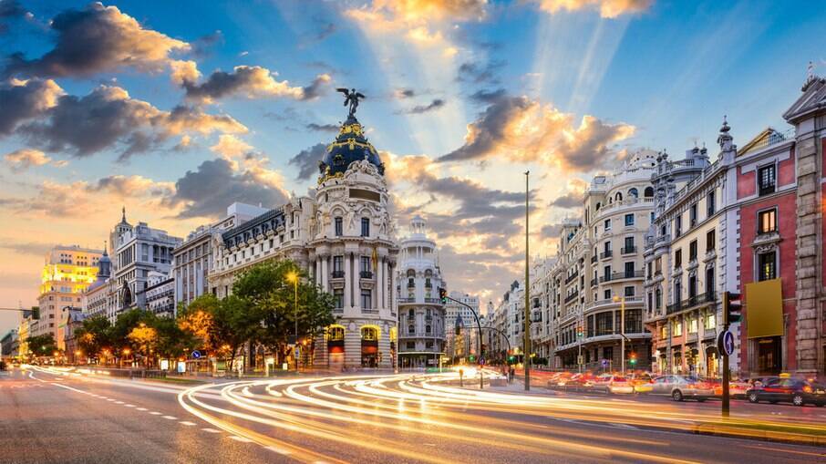 A Gran Via é uma das principais ruas de Madrid