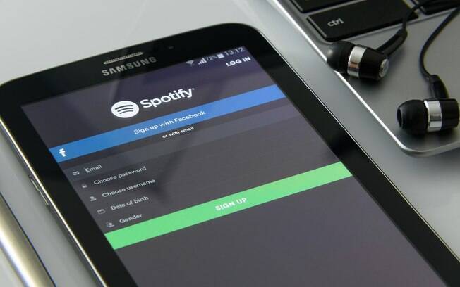 Segundo a gravadora, o Spotify não fechou os acordos devidos para adquirir direitos sobre as composições de artistas