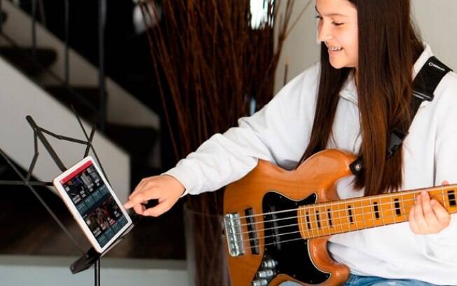 Soluções modernas de ensino musical via streaming surgem no mercado brasileiro