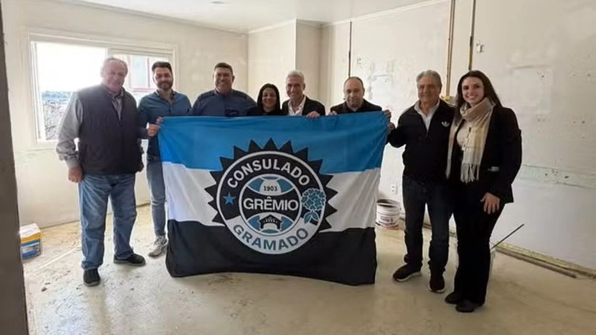 Hospital ganha quarto do Grêmio com apoio de Luís Castro e atletas