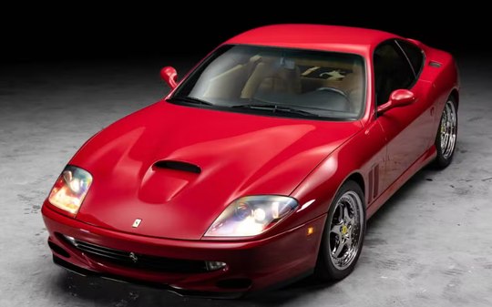 Ferrari de Jordan que inspirou tênis é leiloada por R$ 14 milhões