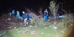 Tornado deixa feridos e rastro de destruição no RS