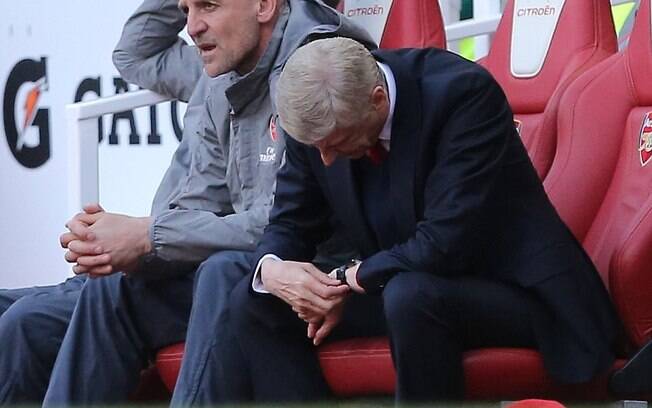 Arsene Wenger, técnico do Arsenal, não conseguiu levar o time à Champions