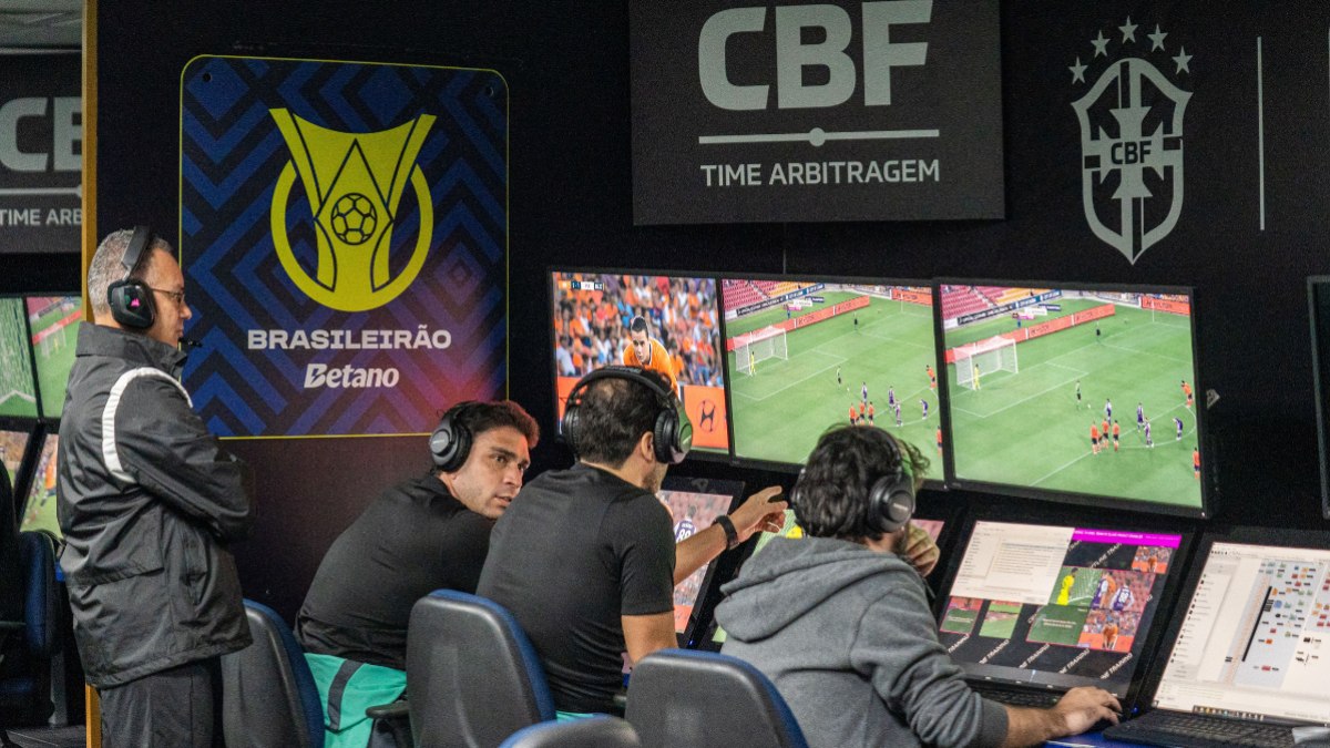 CBF pode divulgar decisões do VAR sem revisão