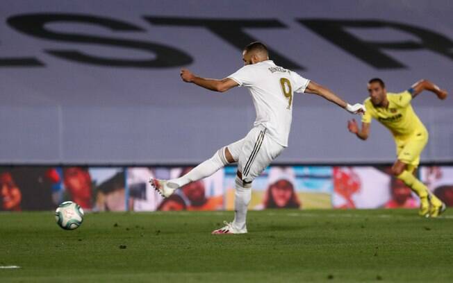 Benzema marcou os dois gols da vitória do Real Madrid