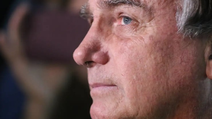 Após Bolsonaro reclamar do ar-condicionado, Moraes questiona PF