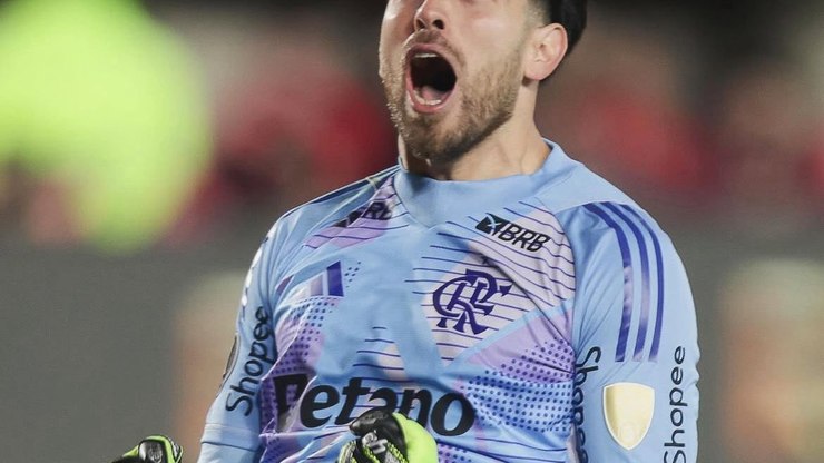 Rossi supera desconfiança para carregar Flamengo até a final