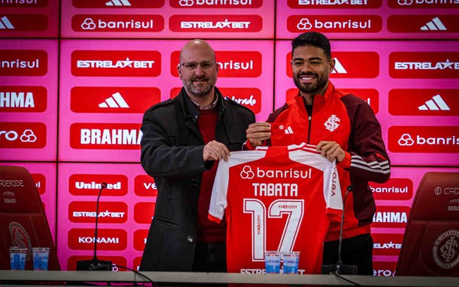 Bruno Tabata durante a apresentação