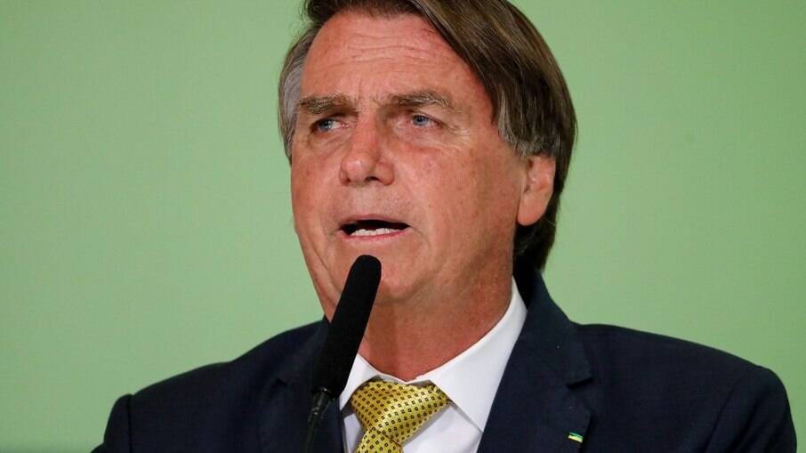 Bolsonaro corre contra inflação antes das eleições