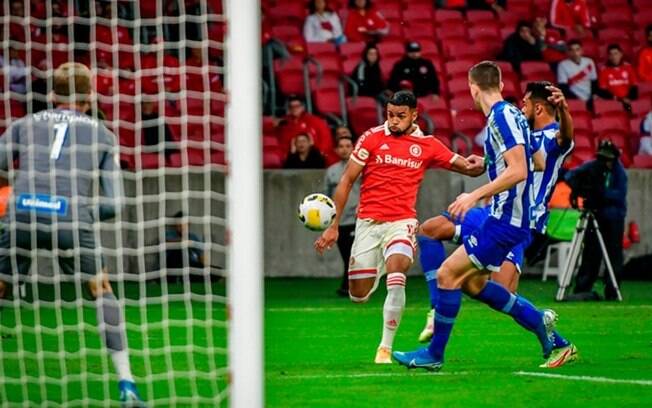 Gabriel lamenta empate do Internacional: 'A bola não entrou' Gabriel lamenta empate do Internacional: 'A bola não entrou'