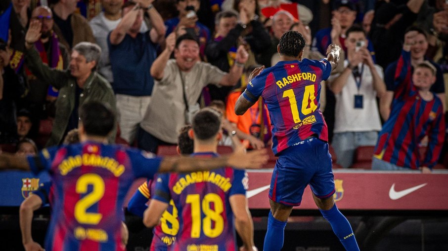 Barcelona domina o Real Madrid e é campeão de La Liga
