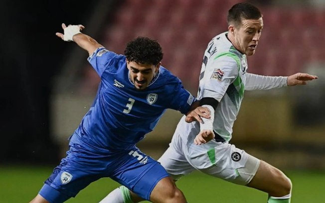 Dentro de campo. a Irlanda venceu Israel por 3 a 0 pela Liga das Nações