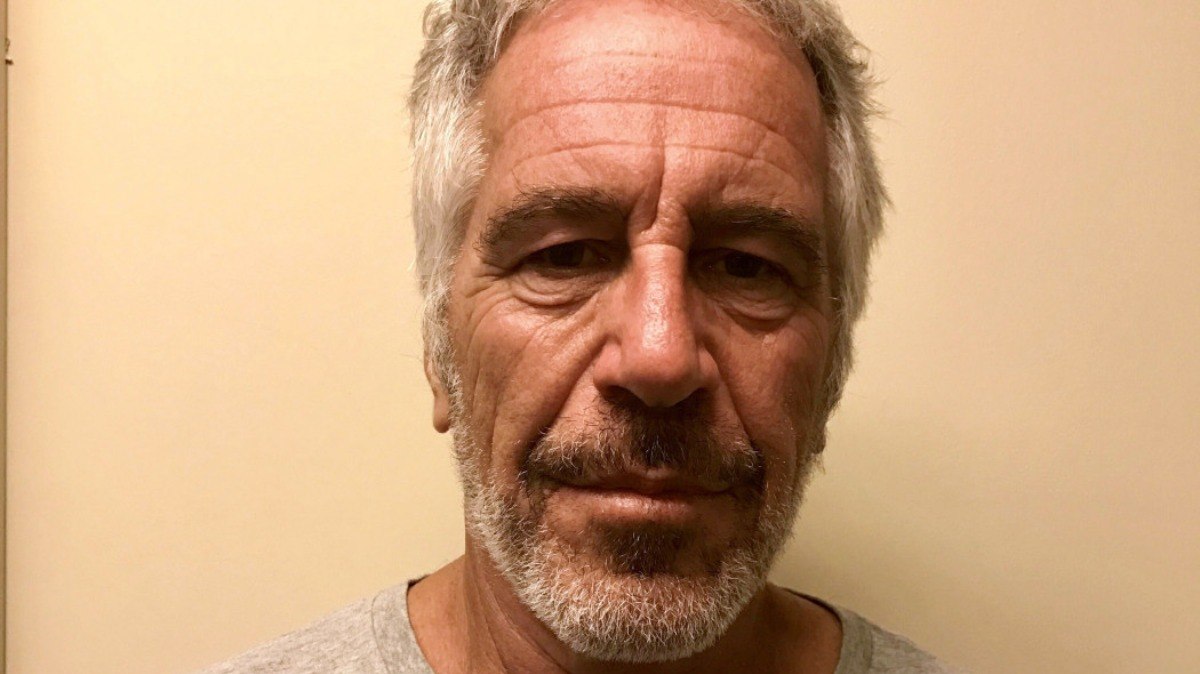 EUA%3A%20aliada%20de%20Epstein%20%C3%A9%20ouvida%20pelo%20Departamento%20de%20Justi%C3%A7a