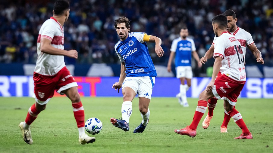 Lucas Silva é uma das peças do Cruzeiro de Leonardo Jardim contra o CRB em Maceió