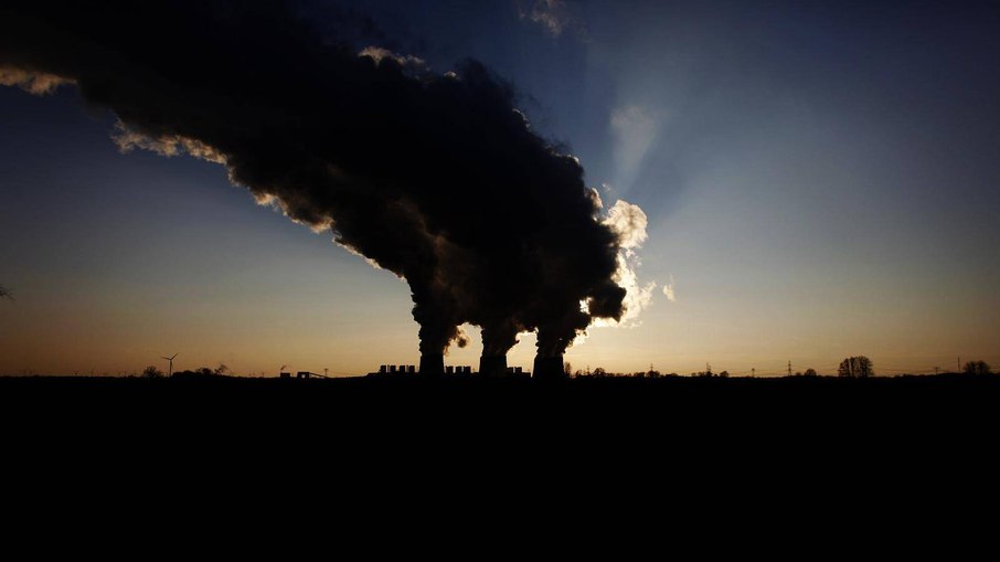Usina de carvão da Alemanha emite poluentes na atmosfera