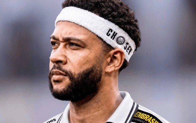 Clube paranaense brinca com situação de negociação entre Corinthians e Memphis Depay Clube paranaense brinca com situação de negociação entre Corinthians e Memphis Depay