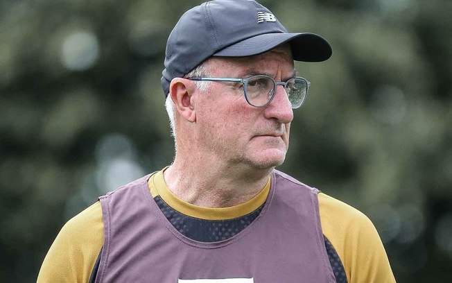 Artur em treino desta segunda-feira no CT tricolor Artur em treino desta segunda-feira no CT tricolor