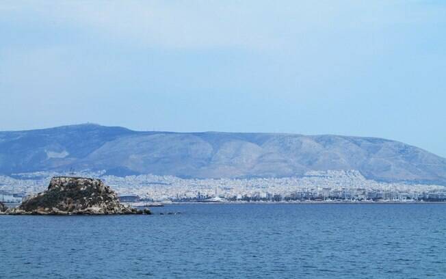 Imagem tirada da cidade de Piraeus pelo turismólogo Vinicyus Vieira,  perto do lugar onde a história das fotos aconteceu