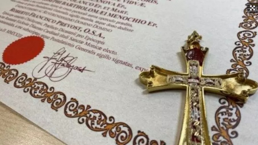 Crucifixo de papa Leão XIV tem ossos de Santo Agostinho Crucifixo de papa Leão XIV tem ossos de Santo Agostinho