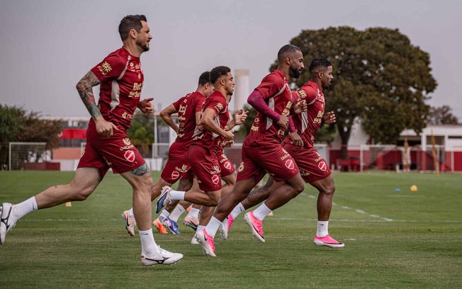 Athletic e Vila jogam nesta sexta-feira pela Série B. Goianos miram a liderança Athletic e Vila jogam nesta sexta-feira pela Série B. Goianos miram a liderança