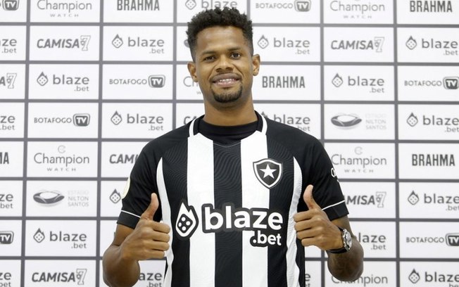 Junior Santos valoriza chegada ao Botafogo: 'O diamante vem da lama'