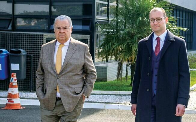 Os advogados Cristiano Zanin e José Roberto Batocchio visitaram Lula esta semana em Curitiba: armação para soltá-lo