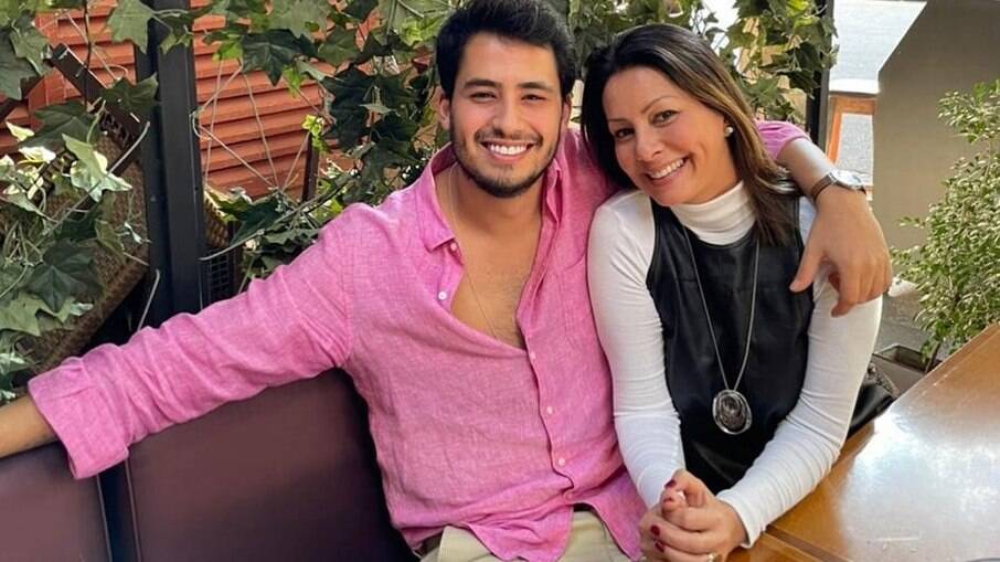 Liz Vargas e o filho Matheus Vargas, fruto do envolvimento com Leonardo