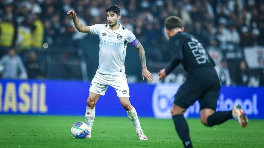 Grêmio e Corinthians se enfrentam no Couto Pereira