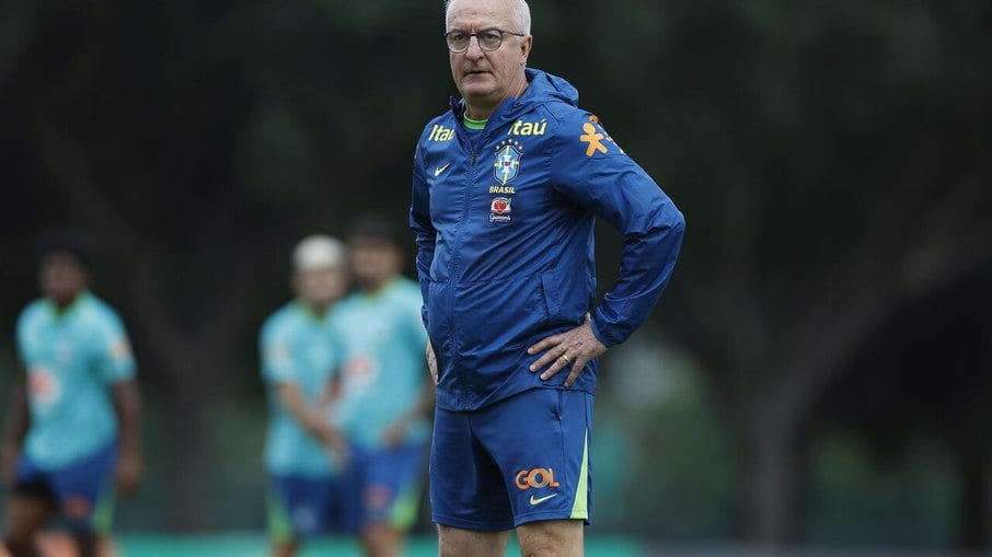 Dorival esboça mudanças na Seleção para partida contra o Chile