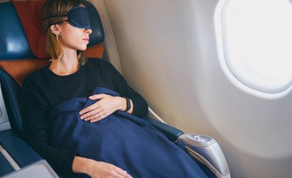Do sono ao lixo: comissária de bordo dá dicas importantes durante voo