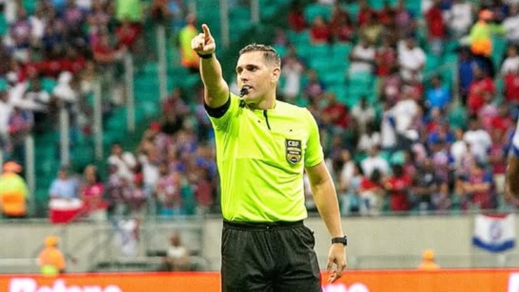 São Paulo x Santos: jogadores acusam árbitro de ofender Lira