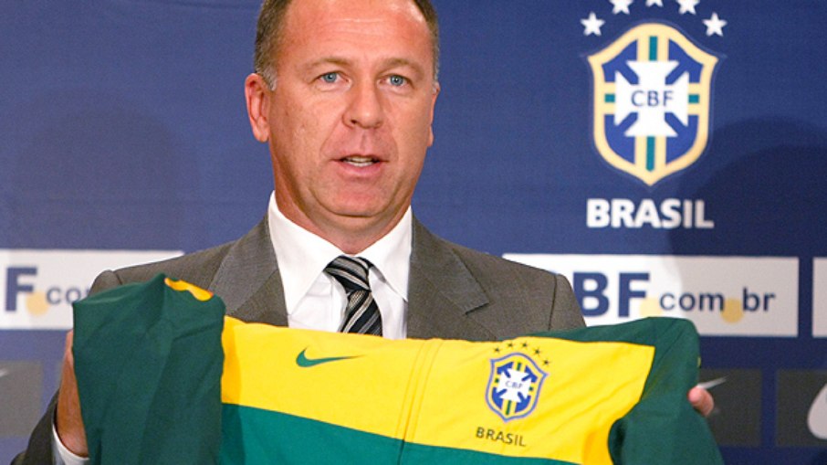 Mano Menezes assumiu a Seleção Brasileira após a Copa do Mundo de 2010