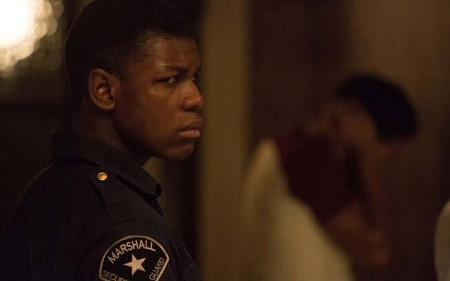 John Boyega em cena de Detroit em Rebelião, que estreia nesta quinta-feira (12) nos cinemas brasileiros