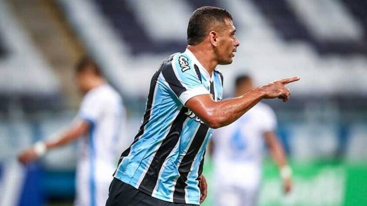 Gabriel Noga se despede do Atlético-GO e viaja para acertar com o Bahia, futebol