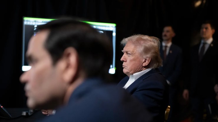 Parlamento Europeu trava acordo com EUA após ameaça de Trump