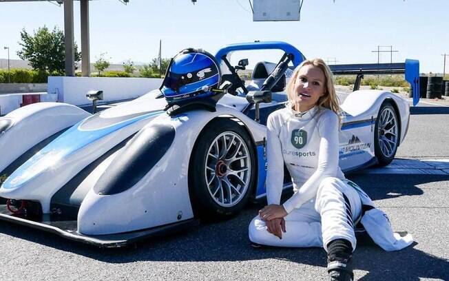 Doreen Seidel, a coelhinha da Playboy que é favorita para correr na Fórmula 1 feminina, a W Series