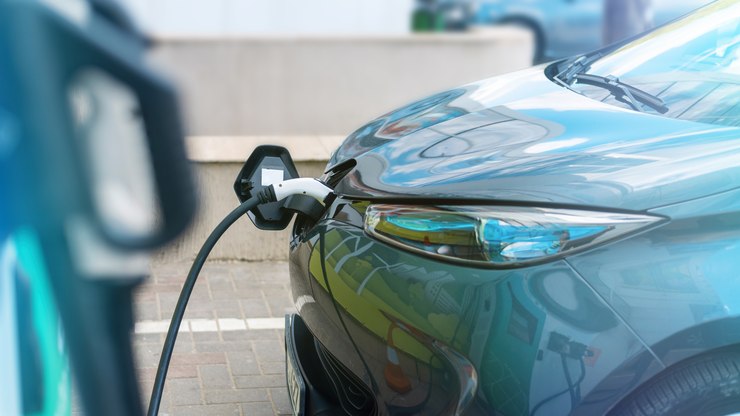 Carros
elétricos devem ficar mais acessíveis, entenda porquê