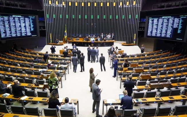 Câmara aprova mudança para suspender deputados envolvidos em brigas