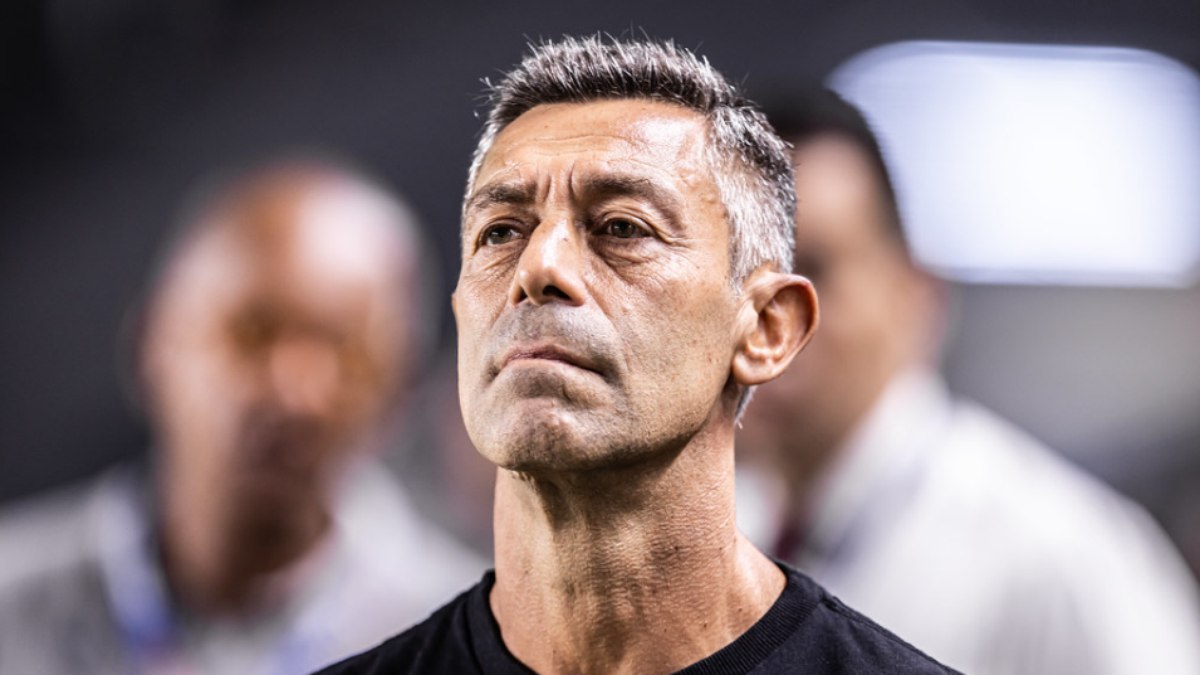 Pedro Caixinha abre ação na Fifa contra o Santos por dívida de rescisão Pedro Caixinha abre ação na Fifa contra o Santos por dívida de rescisão