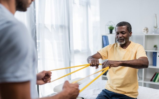 Veja como a fisioterapia ajuda no tratamento de dores na coluna