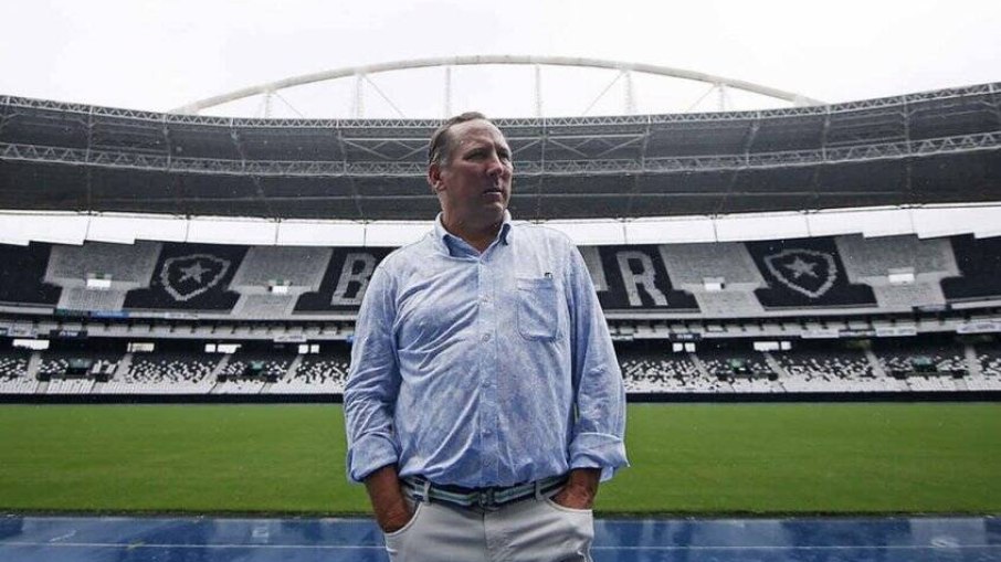 Dono do Botafogo, John Textor acertou a compra do Lyon