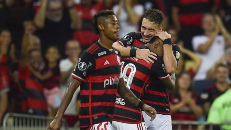 Flamengo entra em campo nesta quarta