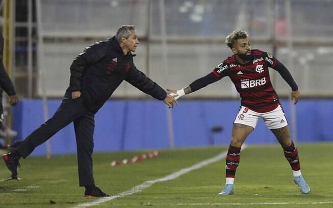 Paulo Sousa justifica saídas de estrelas do Flamengo em segundo tempo ruim na Libertadores