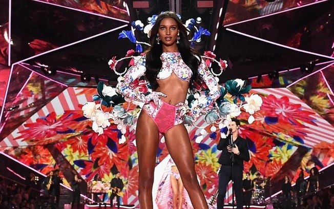 Desfile da Victoria’s Secret volta a acontecer em 2024, após seis anos