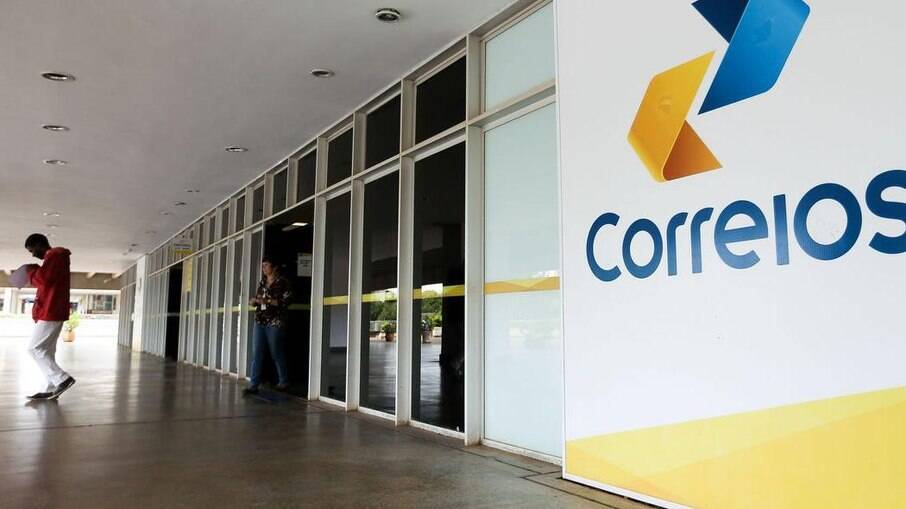 Funcionários dos Correios vivem incertezas por causa da privatização