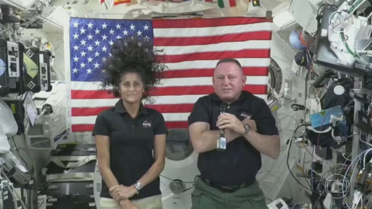 Sunita Williams e Barry Wilmore, astronautas, estão presos no espaço