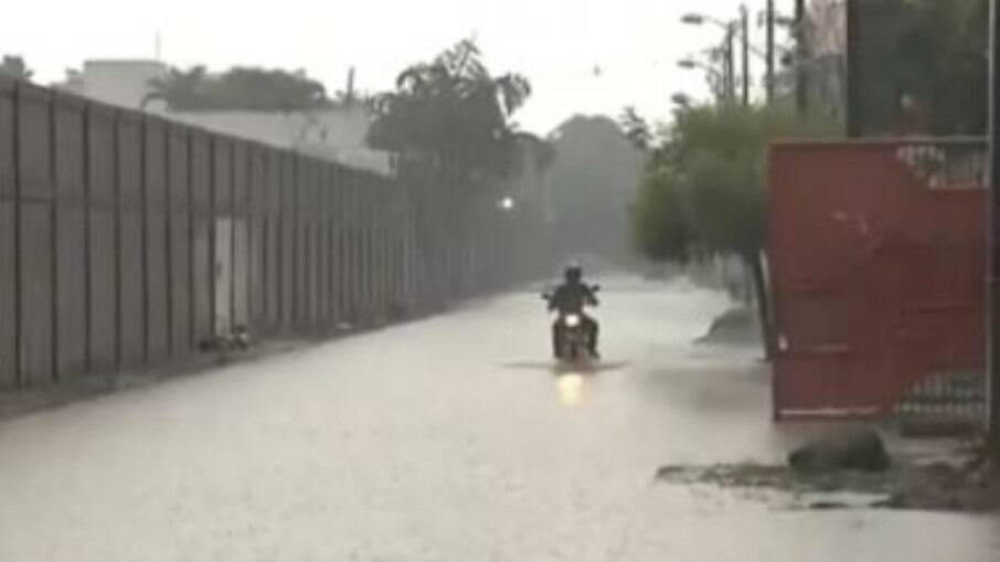 Chuvas na Bahia causam alagamentos