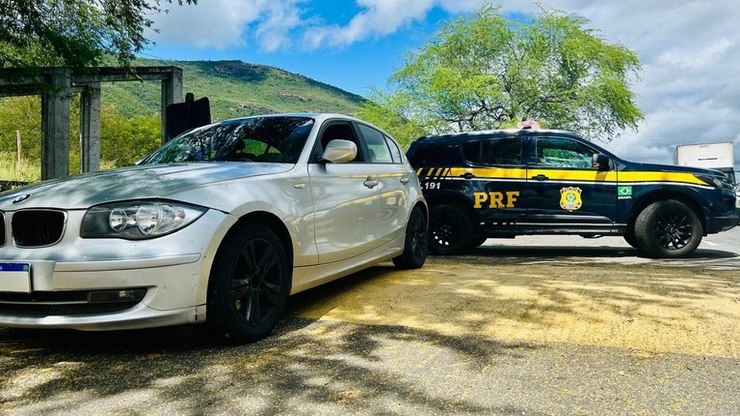 Motorista compra BMW, mas acaba preso por falta de pagamento