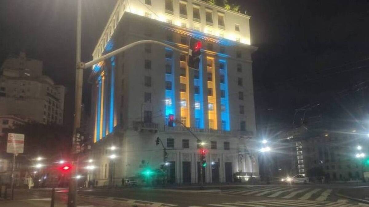 São Paulo ilumina pontos turísticos com as cores da Ucrânia em solidariedade ao país invadido pela Rússia