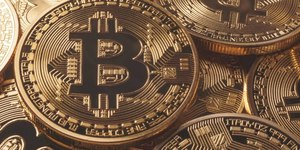 Bitcoin atinge maior valor da história